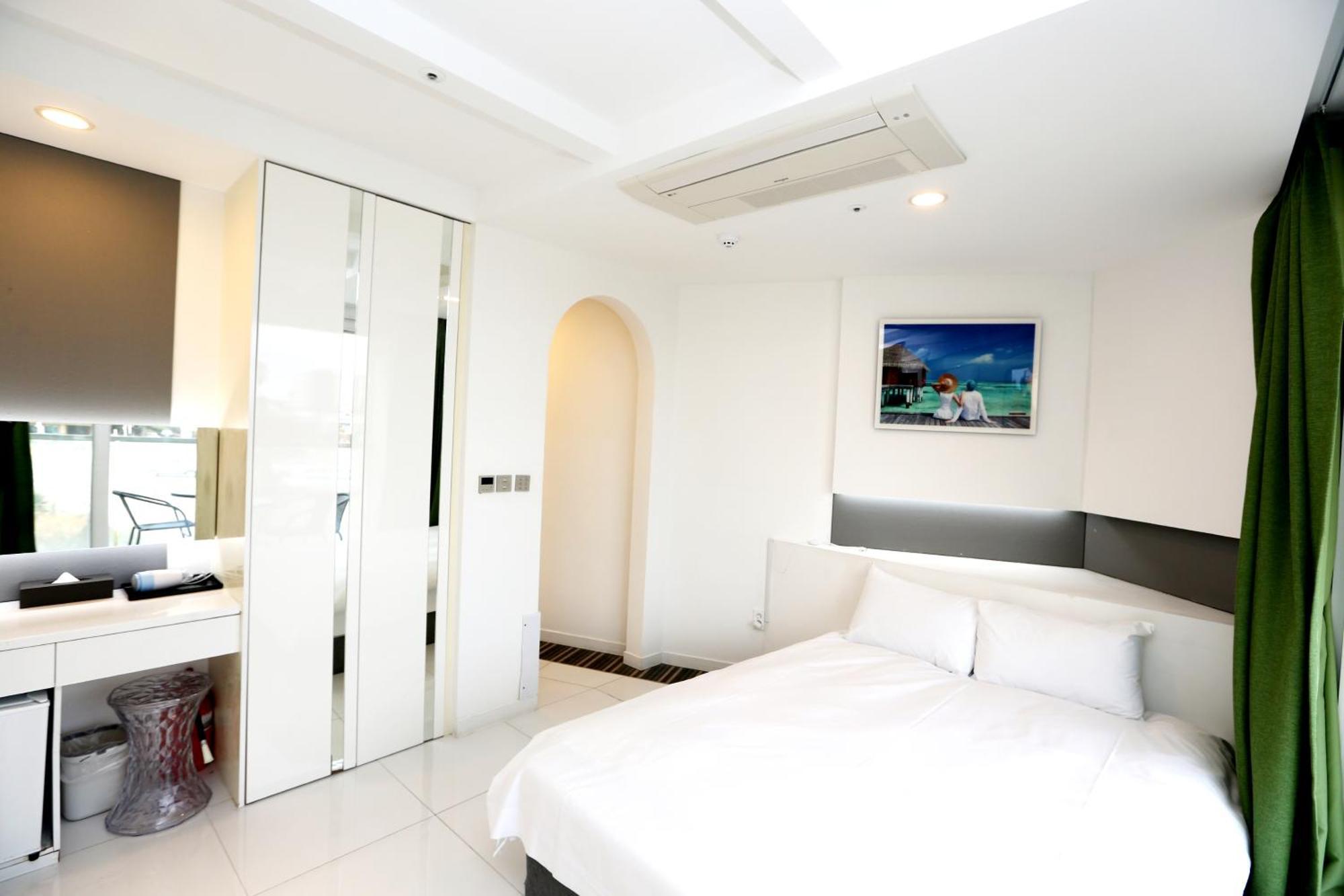 Hamdeok Beach Stay เมืองเชจู ภายนอก รูปภาพ