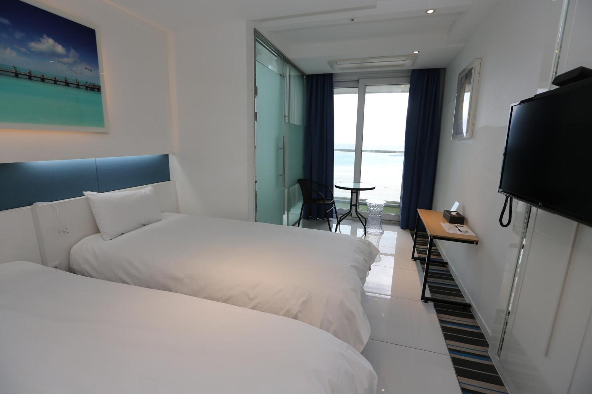 Hamdeok Beach Stay เมืองเชจู ภายนอก รูปภาพ